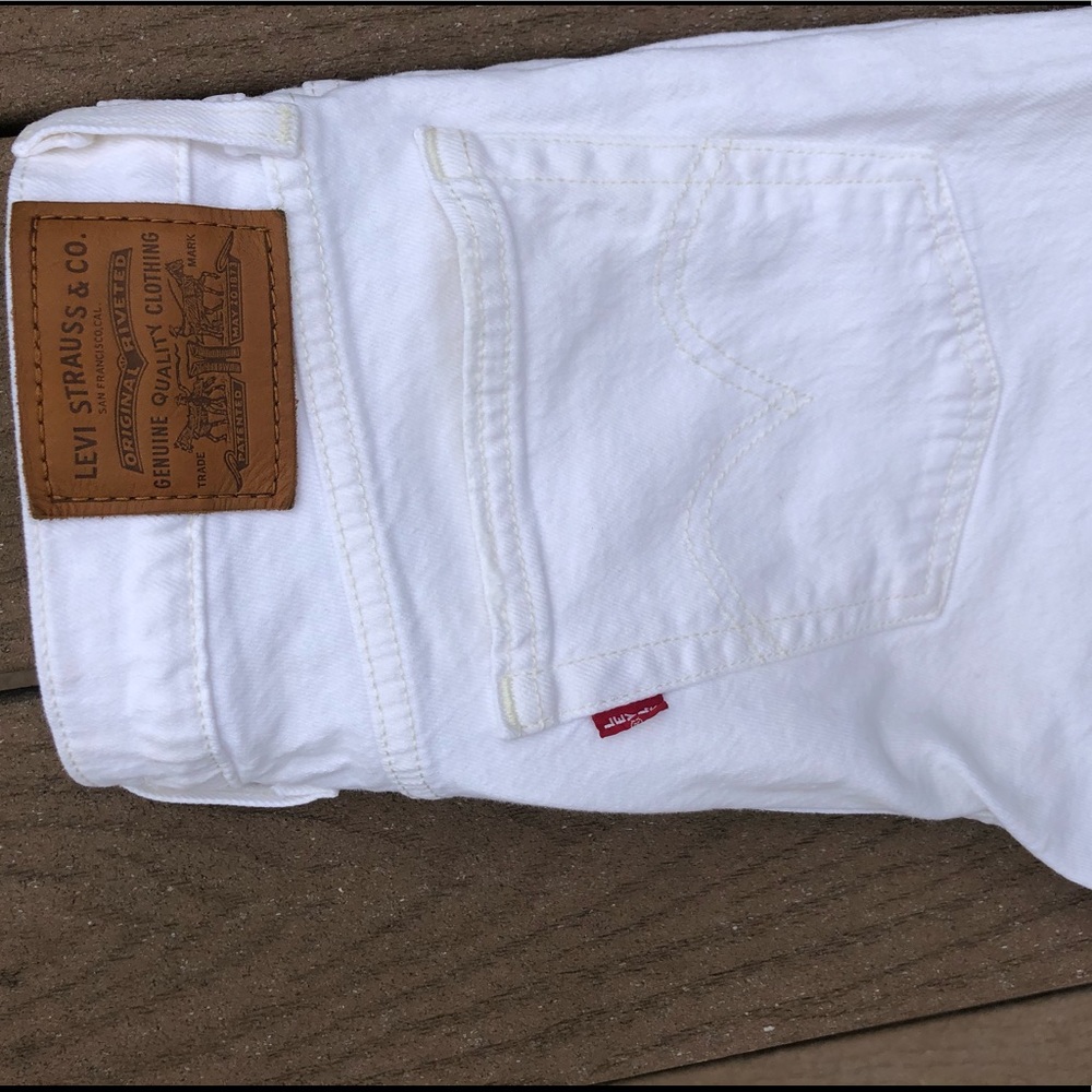 White Levi’s Wedgie Straight Raw Hem Jeans